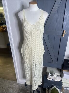NWT Cupshe Cream Crochet Cover Up. Size Medium.